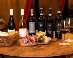 LOUNGE BAR -APERITIVI - ADATTO ANCHE GARUM FOOD & DRINK LOCALE APERTO DA O