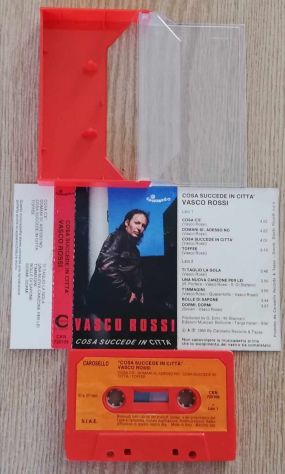 8 copertine Vasco Rossi, di alcune riviste anni 80/90 - Foto 6