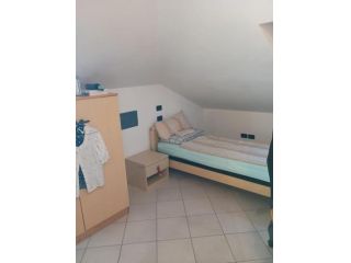 Stanza in appartamento in affitto a Trento