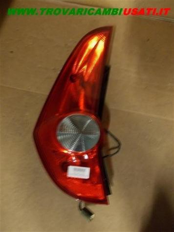 FANALE POST.S. OPEL AGILA (H08)  Parti elettriche  Fanaleria  Fanali  Fanale post. sx. OPEL - AGILA B - 01-03-2008 - 01-06-2015