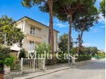 APPARTAMENTO IN VILLA A POCHI METRI DAL MARE - LIDO DI CAMAIORE (LU)