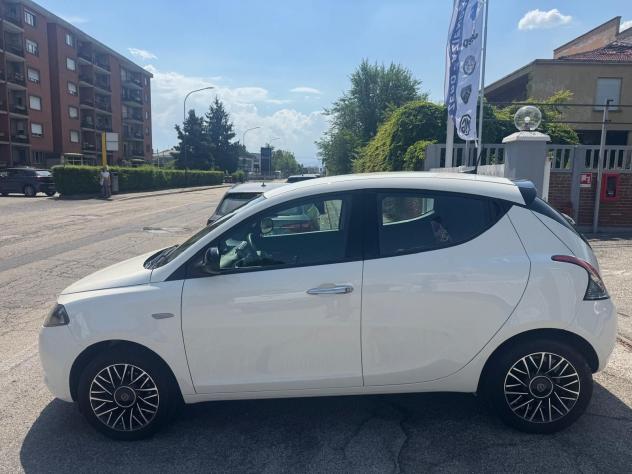 Lancia Ypsilon 1.0 FireFly 70cv Hybrid Alberta Ferretti - Foto 3