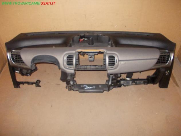 PLANCIA PORTASTRUMENTI PLANCIA CON FASCIA CENTRALE GRIGIO SPORCO LANCIA YPSILON (843-TE/TI)   LANCIA - YPSILON - 01-07-2003 - 01-12-2011
