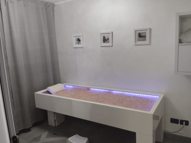 Allestimento grotta di sale completa+arredi e lettino riscaldato SPA - Foto 4