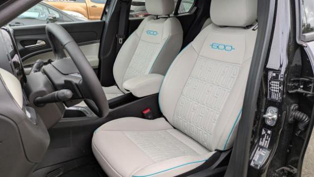 FIAT 600 HYBRID LA PRIMA DCT6 1.2cc 100cv SAFETYPACK rif. 23431465 - Foto 7