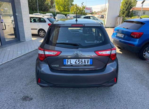 Toyota Yaris 1.0 Benzina Neopatentati - Foto 5