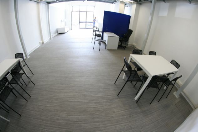 Locale con uffici in complesso custodito incluso parcheggi - Foto 3