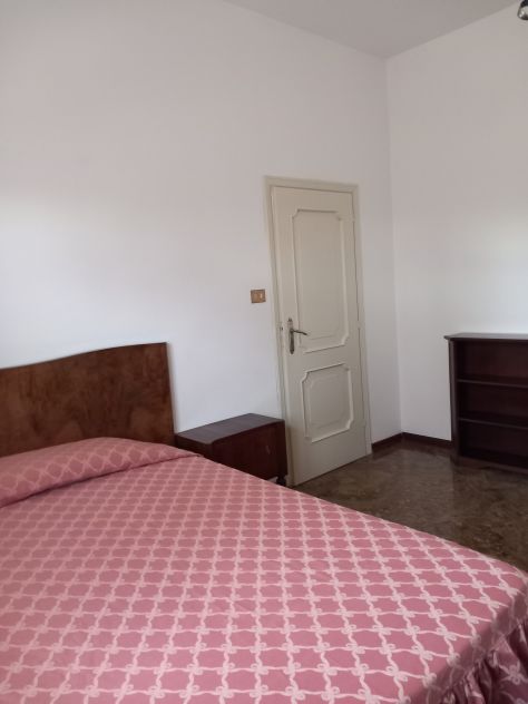 camera per ragazza in appartamento condiviso - Foto 5