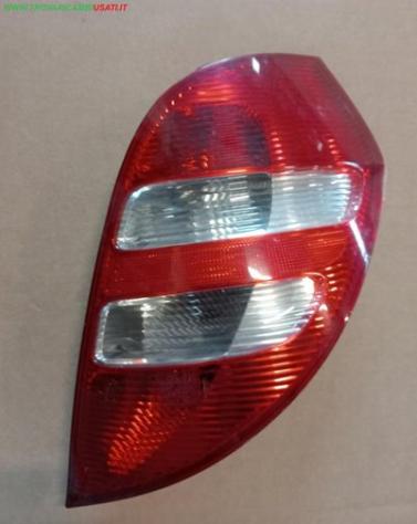 FANALE POST.D. ROSSO / BIANCO MERCEDES Classe A (W169/C169) A1698200464R  Parti elettriche  Fanaleria  Fanali  Fanale post. sx. MERCEDES - Classe A -
