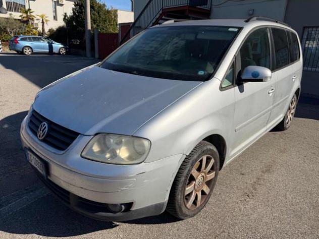 VOLKSWAGEN Touran 7posti 2.0 16V TDI Highline motore da fare rif. 23375314