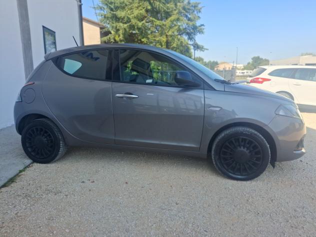 Lancia Ypsilon 1.0, 5 porte Hybrid - Foto 9