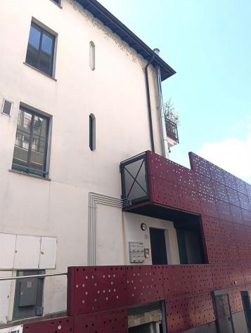 BILOCALE RISTRUTTURATO CON TERRAZZA IN CENTRO CALOLZIO - Foto 3