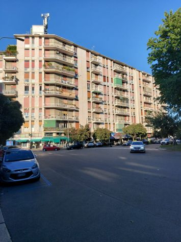 AFFITTASI BILOCALE ARREDATO