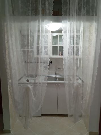 ARCO DI TRAVERTINO MONOLOCALE CON UTENZE COMPRESE - Foto 6