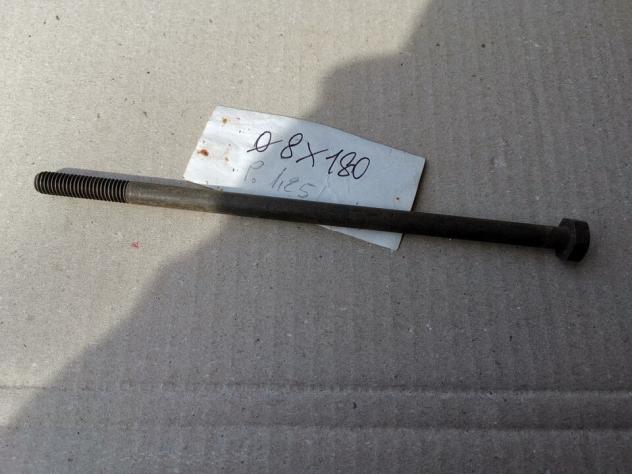 Perno asse forcellone ø8 L180 P1,25