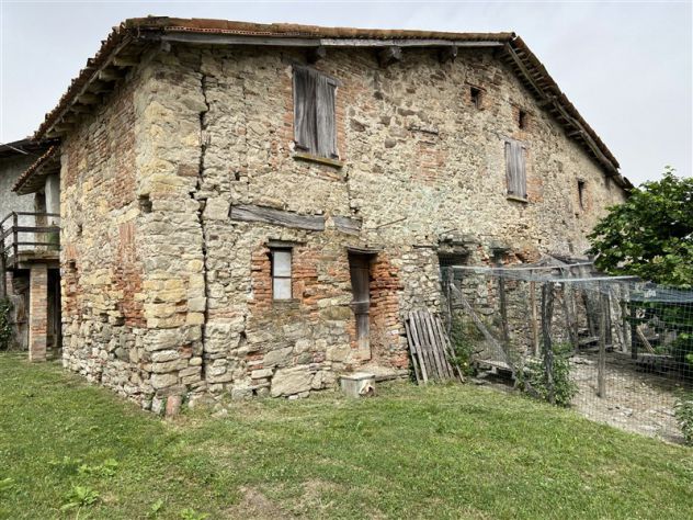 Rustico indip. da ristrut. del 1700 con 5000 mq di terreno - Foto 4