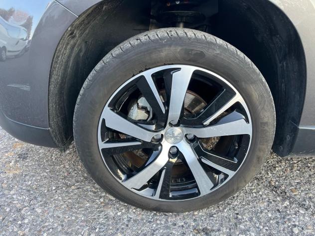 Peugeot 2008 BlueHDi 120 S&S Féline - Foto 8