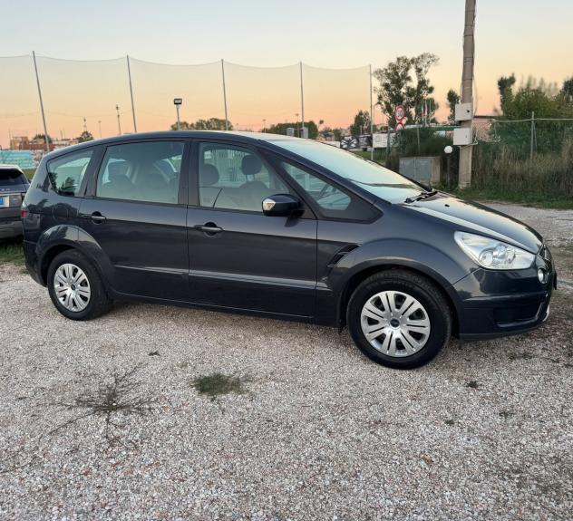 Ford S-Max+ 2.0 TDCi 140CV DPF - Foto 5