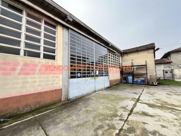 MAGAZZINO CON NEGOZIO-UFFICIO ED AREA DI PERTINENZA - Foto 10