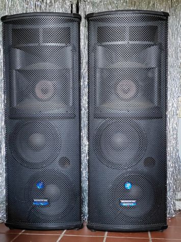 Coppia di casse acustiche attive Mackie SA1232