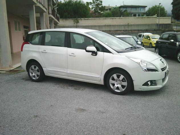 Peugeot 5008 1.6 HDi 112CV Business - Foto 2