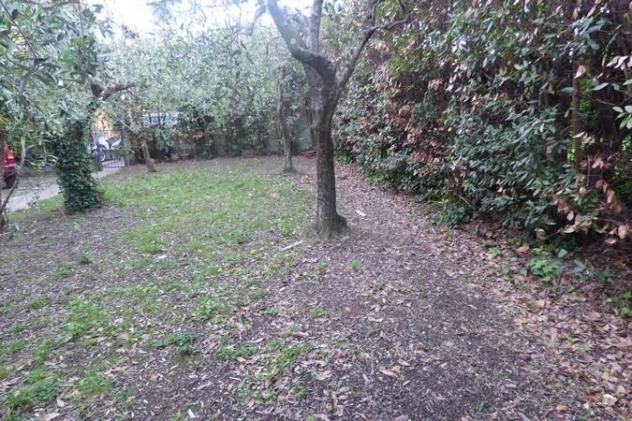 Villa in vendita a San Lorenzo di Moriano - Lucca 280 mq Rif: 888378