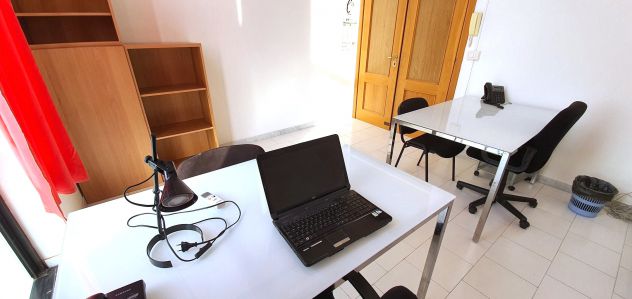 Ufficio arredato in centro custodito con parcheggi - Foto 3