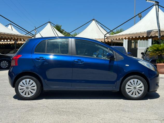 TOYOTA Yaris 1.0 5 porte Navi - Foto 8