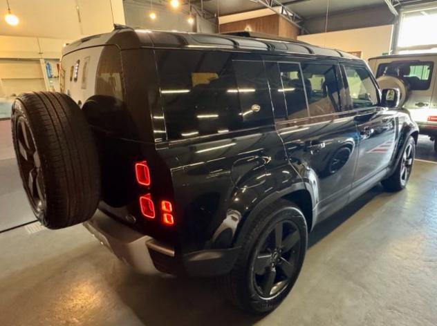 LAND ROVER Defender 110 3.0D I6 250 CV AWD Auto SE rif. 24007194 - Foto 4
