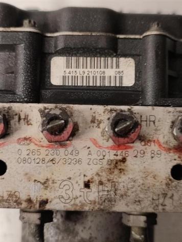 CENTRALINA ABS VOLKSWAGEN Crafter Combi (2E) A0014462989 0265230049 diesel 2461 (06) - Foto 2