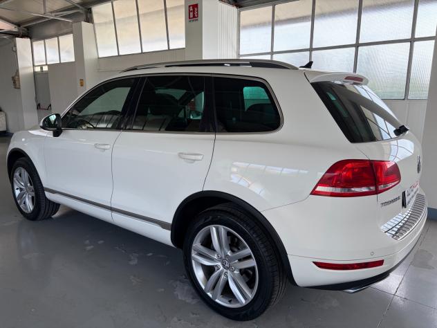 Volkswagen Touareg 3.0 TDI 245 CV tiptronic full optional - Foto 6