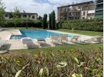 Splendido trilocale con piscina a 2 passi dal lago