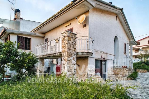 Villa di 144 m² con 4 locali in vendita a Statte