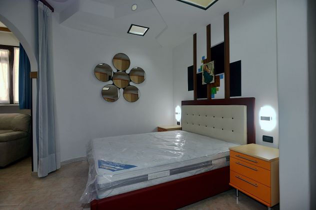 Bivano Elegante Ristrutturato Accessoriato Arredato di tutto - Foto 7
