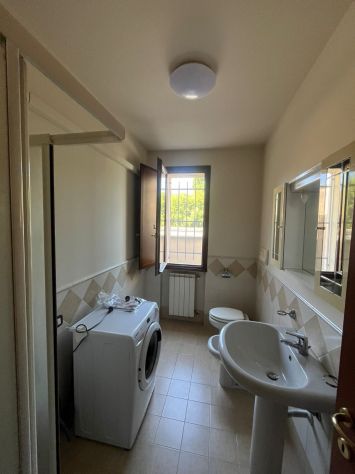 bellissimo bilocale arredato con posto auto - Foto 5
