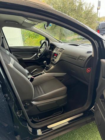 Ford Kuga 2.0 TDCI 140 CV 2WD - Foto 10