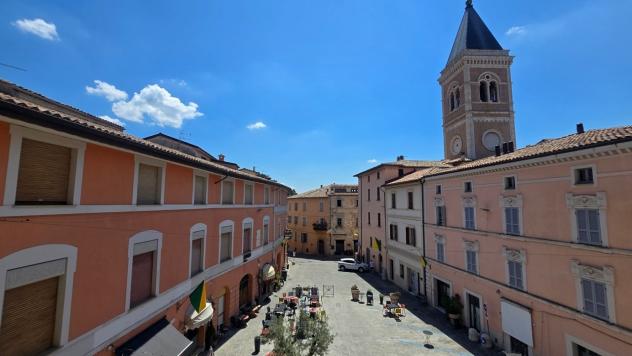 Pentalocale in vendita a Gualdo Tadino