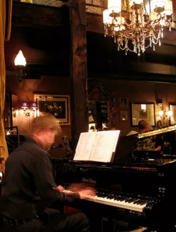 Pianista per matrimoni, eventi aziendali e privati, cene romantiche, ecc.