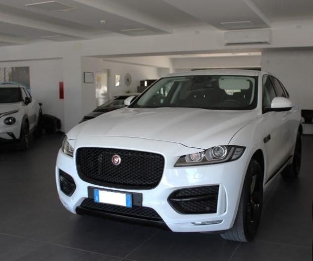JAGUAR F-Pace 2.0 D 180 CV R-Sport Automatica rif. 24035133 - Foto 4