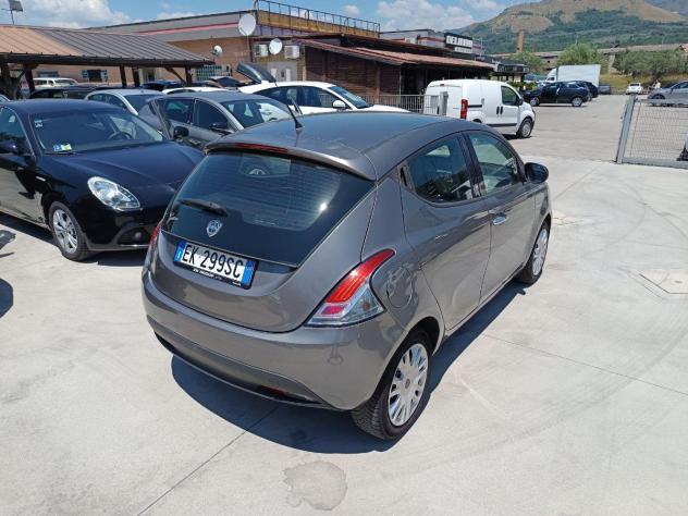 LANCIA Ypsilon 1.2i 69 CV - NEOPATENTATI - Foto 6