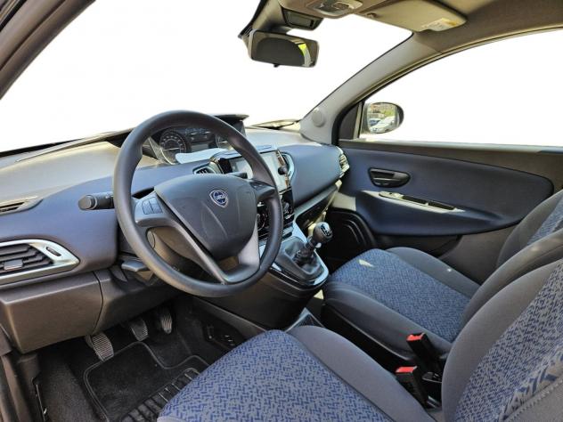 Lancia Ypsilon 1.0 FireFly 70cv Hybrid - Foto 7
