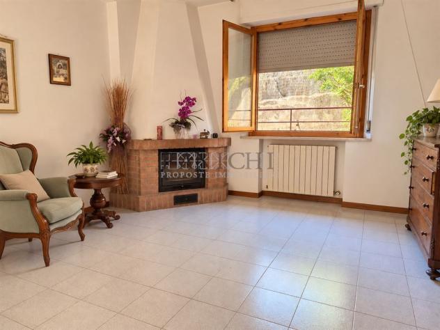 Appartamento spazioso, con balcone, garage e orto - Foto 7