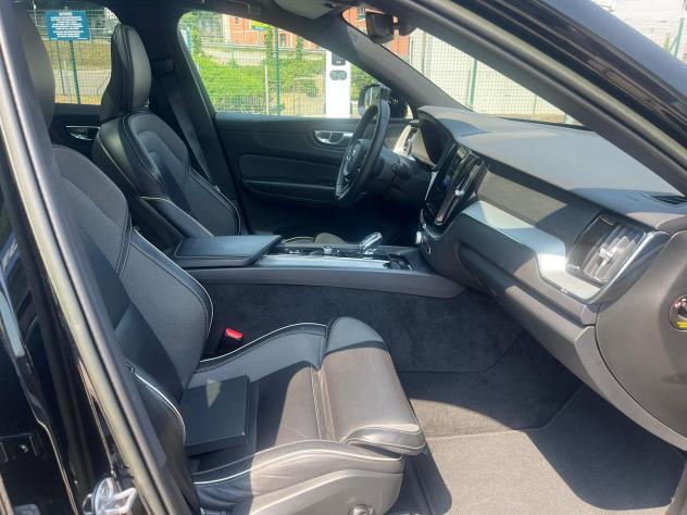 Volvo XC60 B5 D AWD automatico Plus Dark PRONTA CONSEGNA - Foto 9