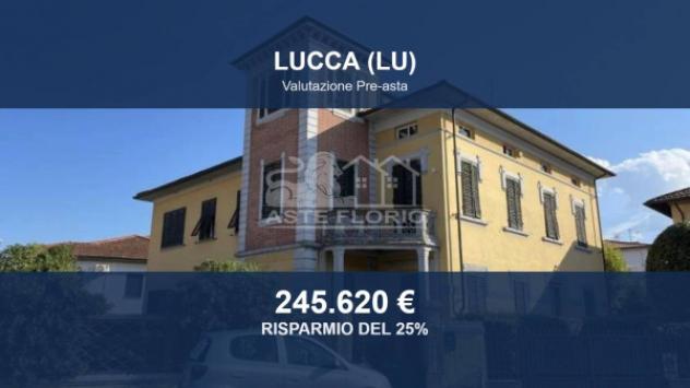 Immobile in asta di 243 m² con più di 5 locali e box auto in vendita a Lucca