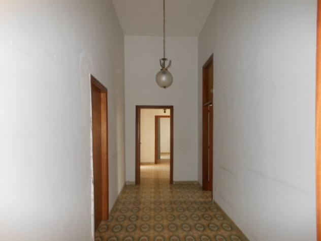 1808/TEANO Appartamento al secondo piano di mq 130 in antico palazzo al centro di Teano - Foto 4