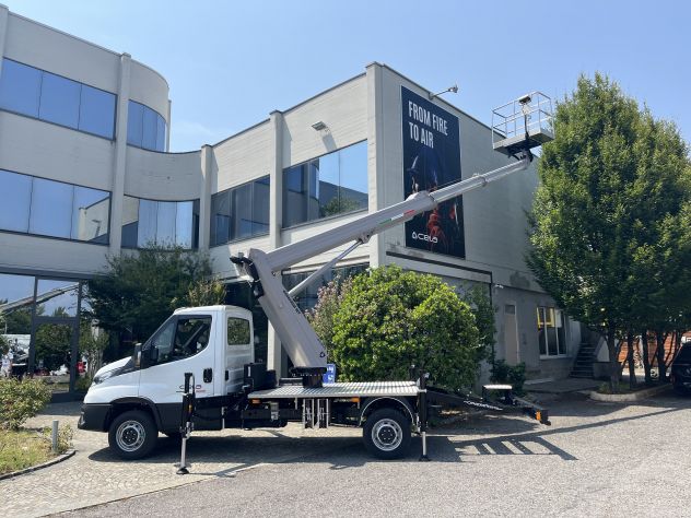 CELA 20T Essential– Piattaforma Aerea Autocarrata Telescopica 20 Metri Patente B - Foto 6