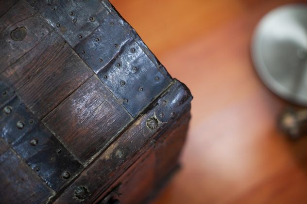 Cassapanca Antico in Legno con Rinforzi in Metallo – 24410 - Foto 2