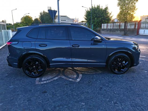 Volkswagen Tiguan 2.0 TDI 150 CV DSG R-Line Plus - Foto 6