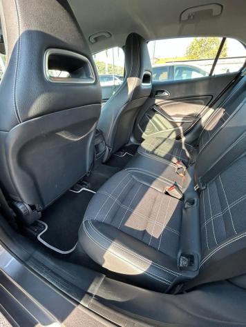 Mercedes-Benz GLA GLA 180 d Automatic Premium - Foto 4