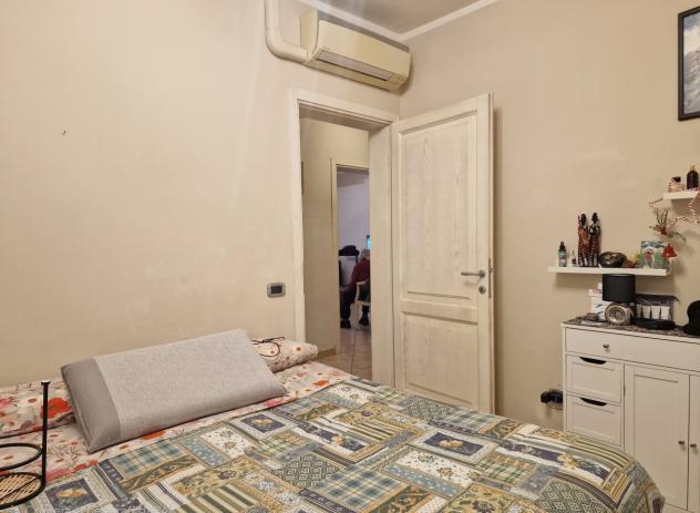 RONCHI, località Poveromo, porzione di bifamiliare in contesto residenziale tranquillo e vicino al mare. L'immobile si distingue per giardino su tre l - Foto 12